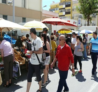 Armacao de Pera twice weekly summer market Wed & Sat
